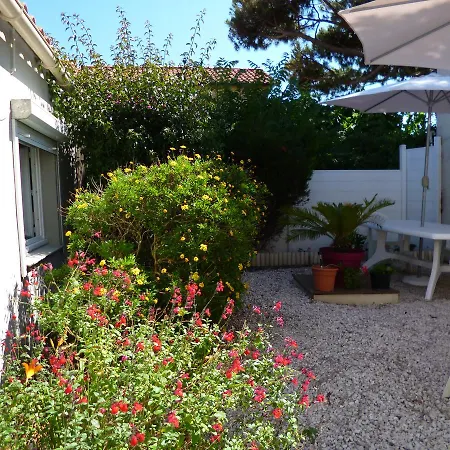 Le Calypso 2* Hyères