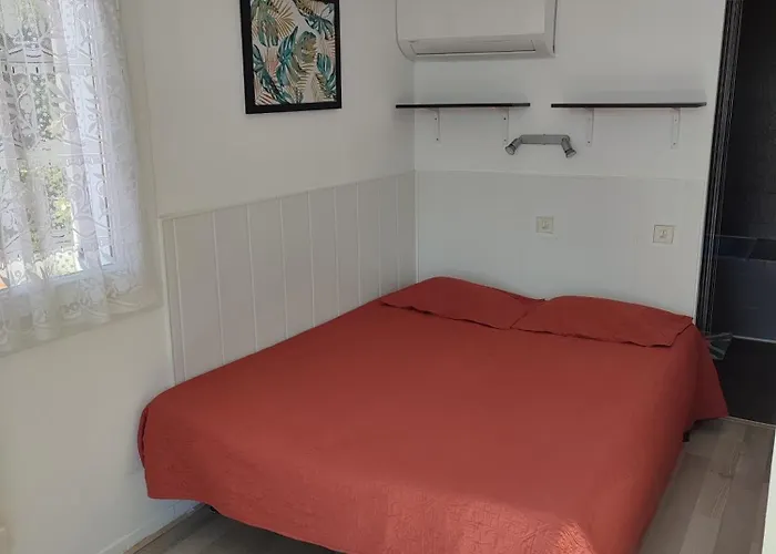 Отель Le Calypso Йер