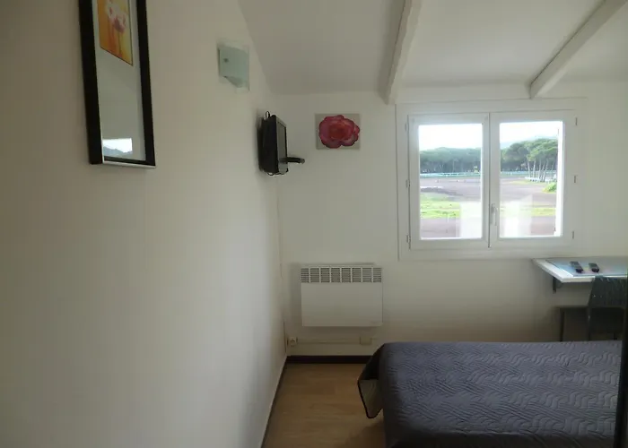 Отель Le Calypso Йер