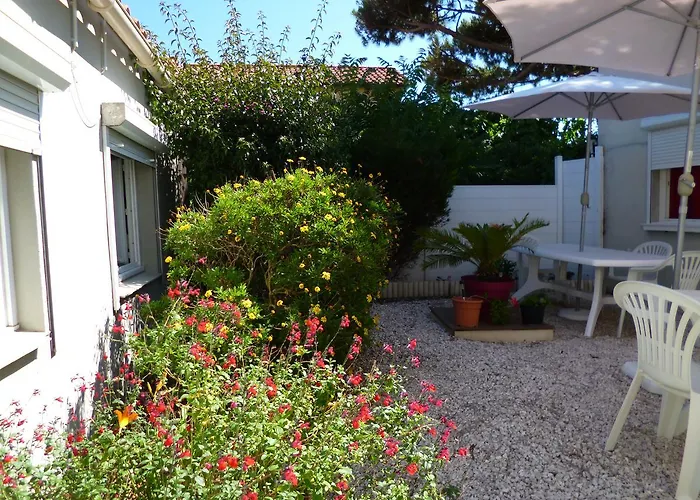 卡吕普索酒店 2* 耶尔